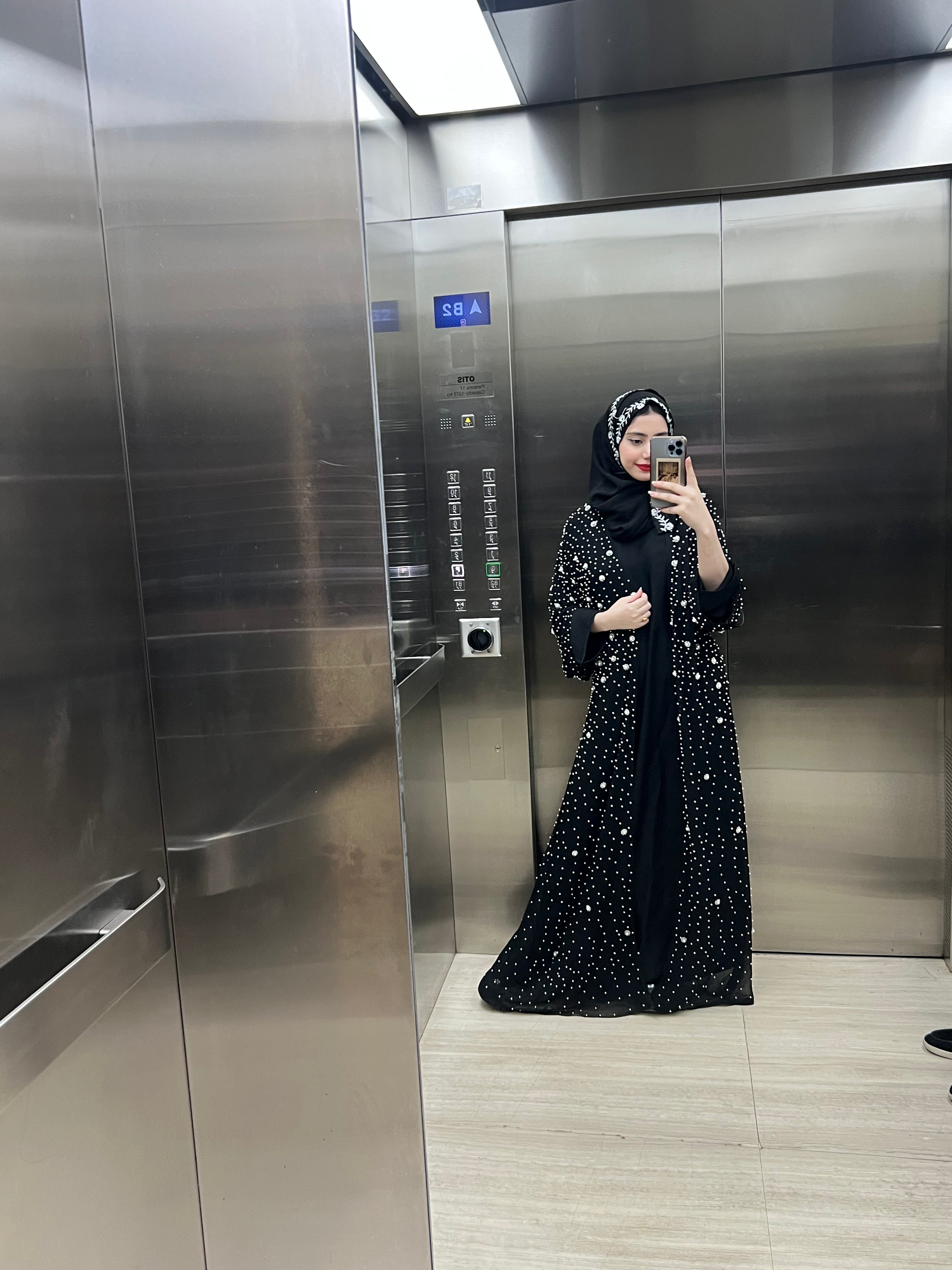 Black Luxury Pearl Abaya – Chiffon & Nida