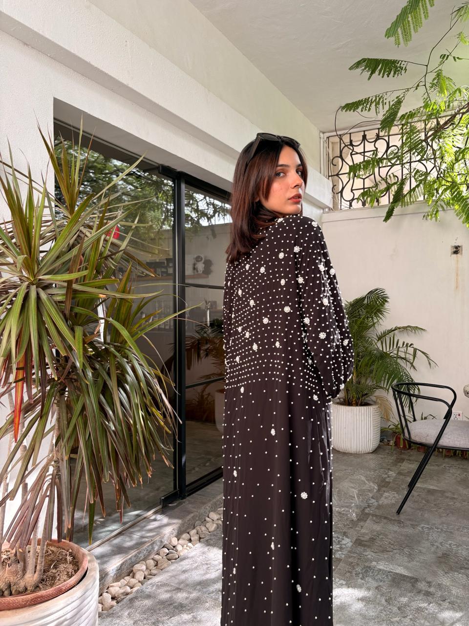 Black Luxury Pearl Abaya – Chiffon & Nida