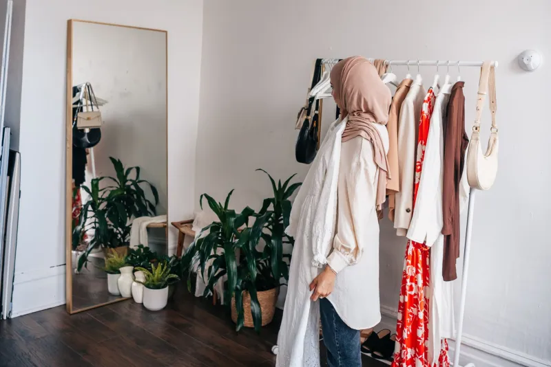 Dressed With Intention: How Choosing a Jilbaab Over Fast Fashion Is Quietly Improving Mental Health